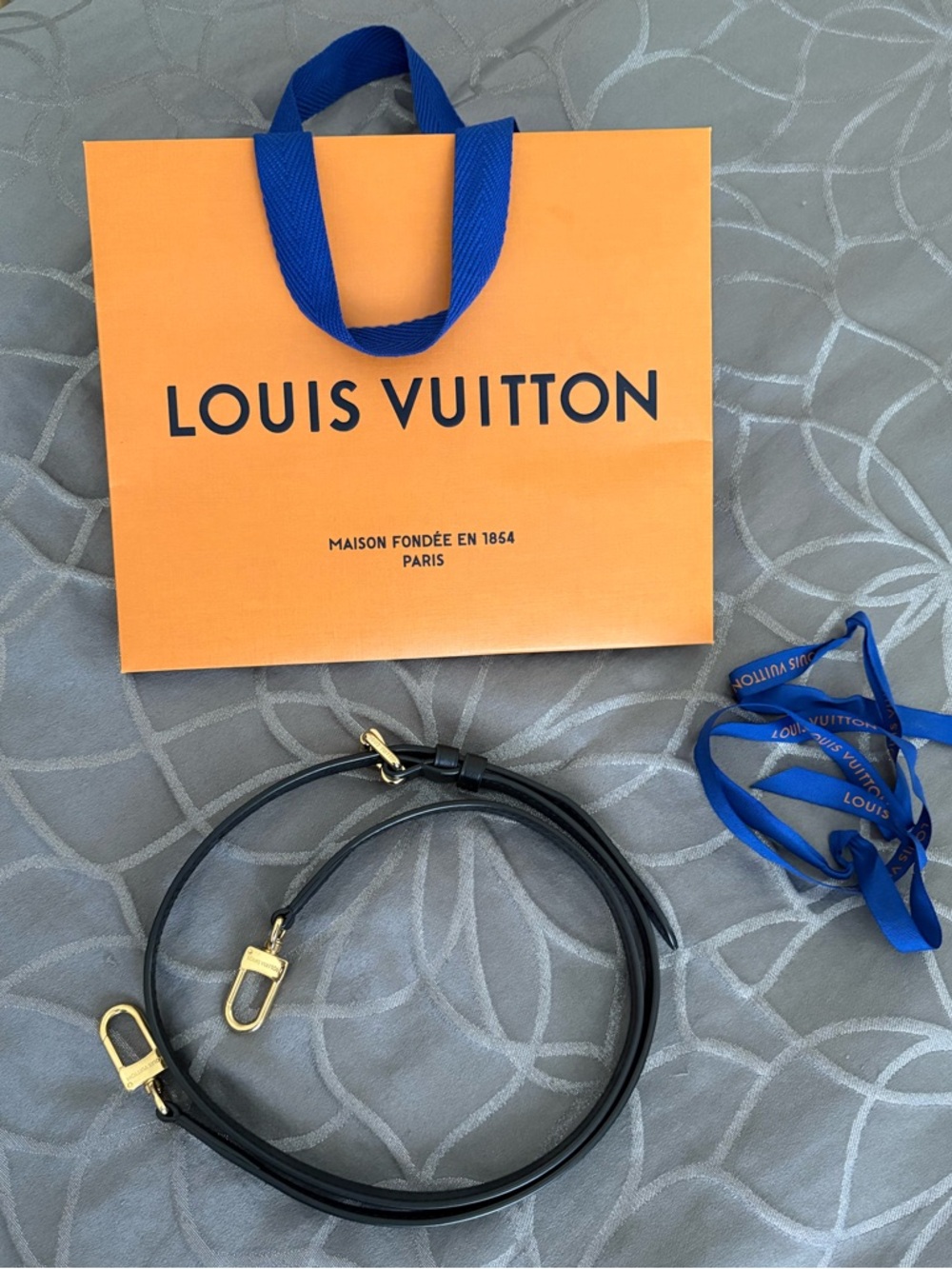 Louis Vuitton Black Leather Crossbody Strap.  💯 AUTHENTIC❗️2025 LV SIDE TRUNK PM